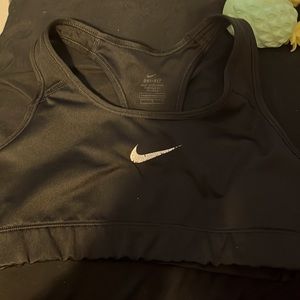 The colors black it’s from Nike and I’ve only wore it a few times.